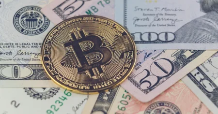 超大规模数据通过挖矿和现金储备将比特币金库扩大至 2420 万美元