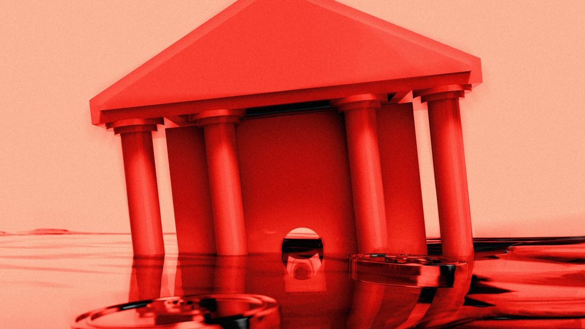 随着加密货币抛售潮扩大，机构买家开始“小幅买入”，但分析师警告称，最终的洗牌可能不会结束。