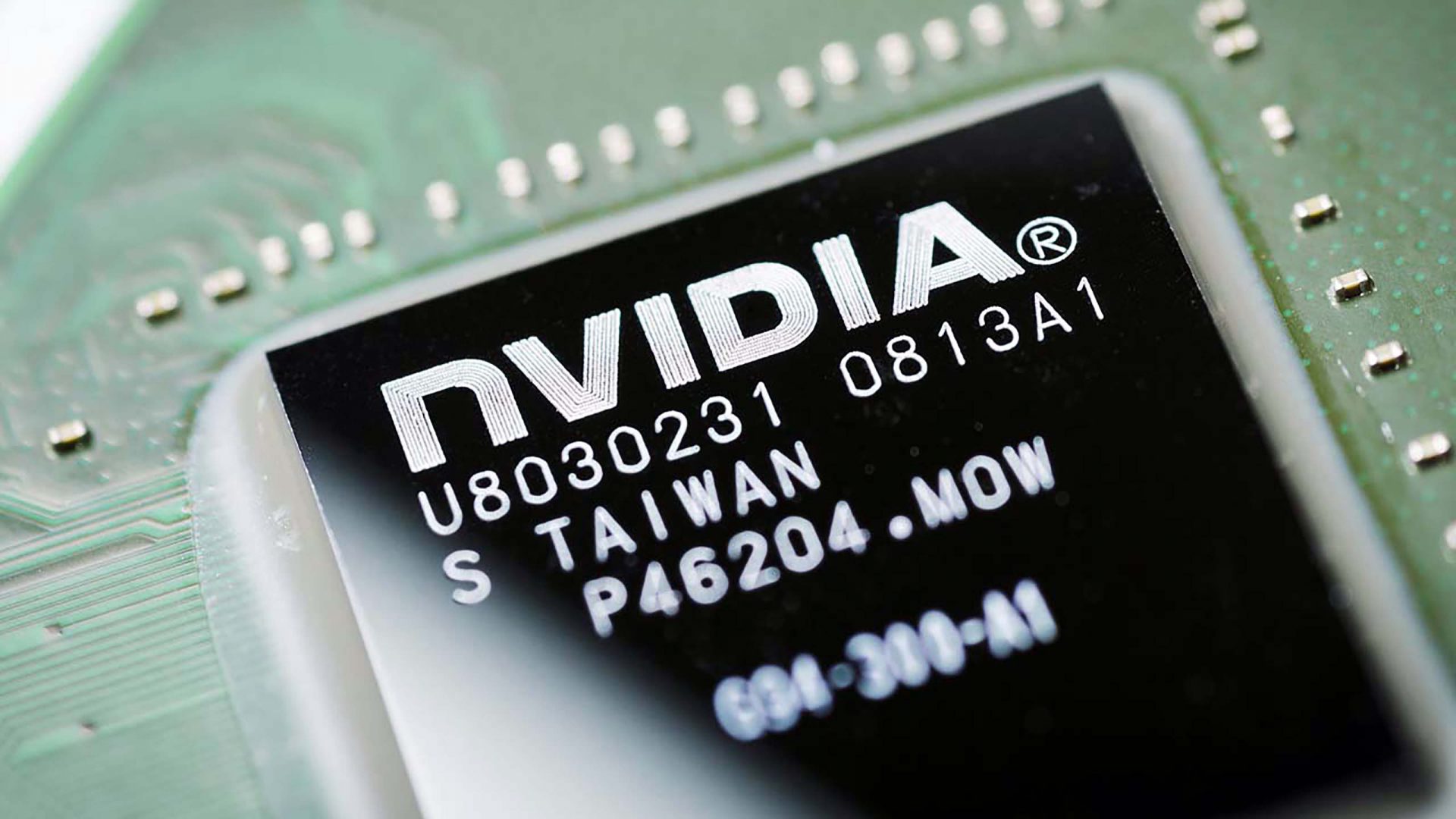 英伟达(NVDA)首席财务官表示，1000亿美元收购OpenAI的交易仍在进行中