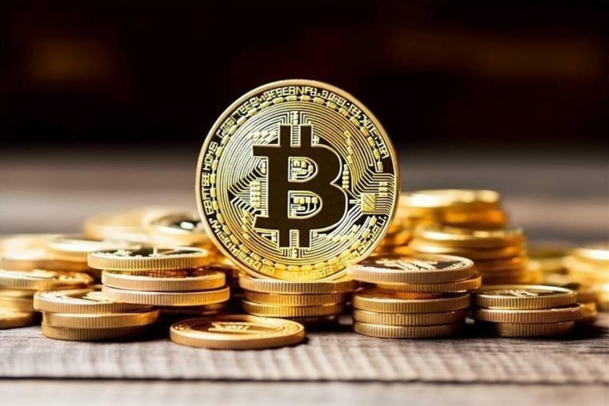 马克龙就美国加密货币放松管制发出警告