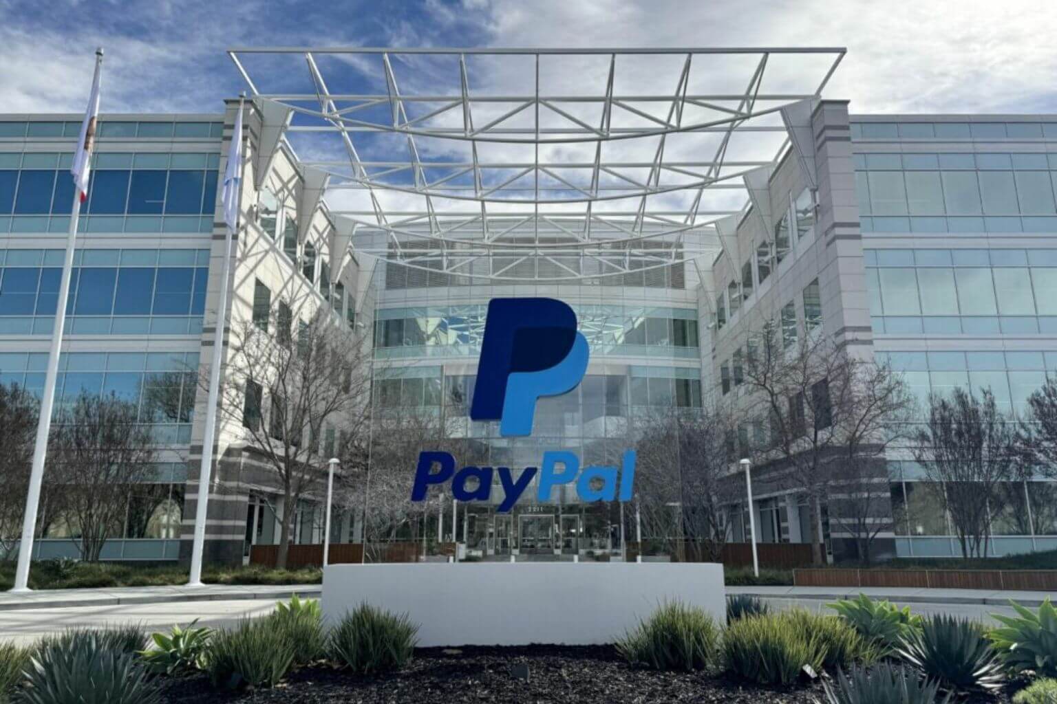 PayPal拓展支付以外的业务，推出银行计划，PYUSD增长势头强劲