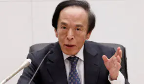 日本央行决定后日元走软，日本政府警告市场。