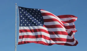 美国失业救济申请人数下降，强劲的经济增长令1月降息前景蒙上阴影