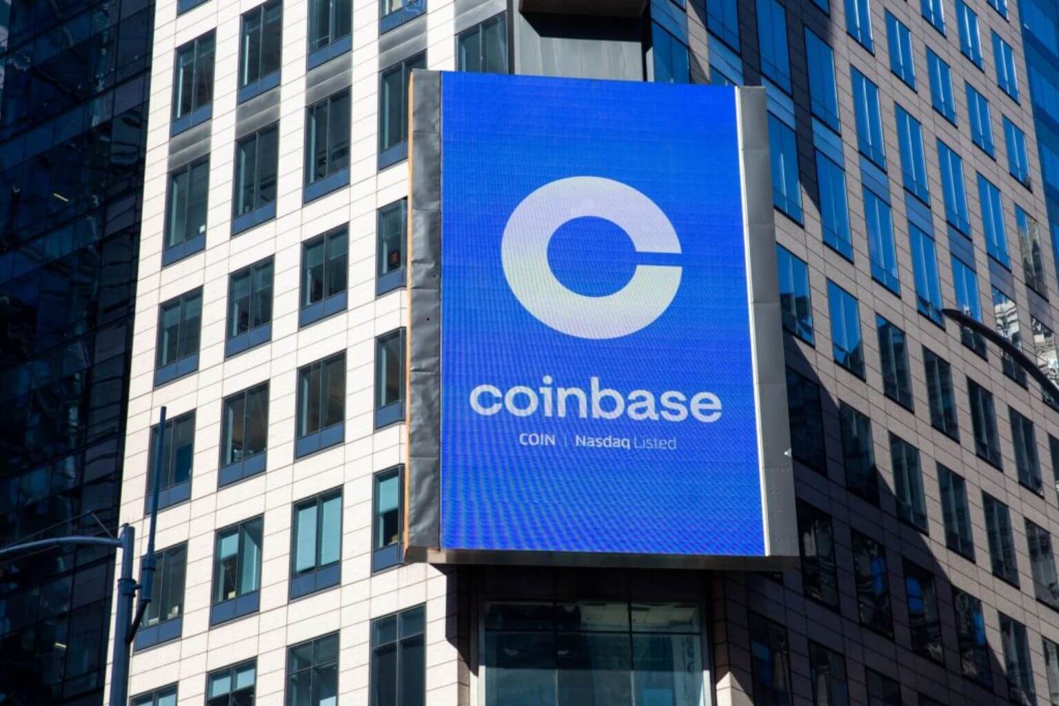 Coinbase 与纳斯达克和标普全球一起，成为 2026 年顶级金融科技公司之一。