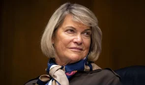 Lummis表示，监管的不确定性正推动加密货币离岸转移。