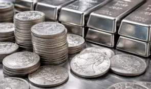 币安发出金属需求增长信号，白银价格在高位附近盘整。