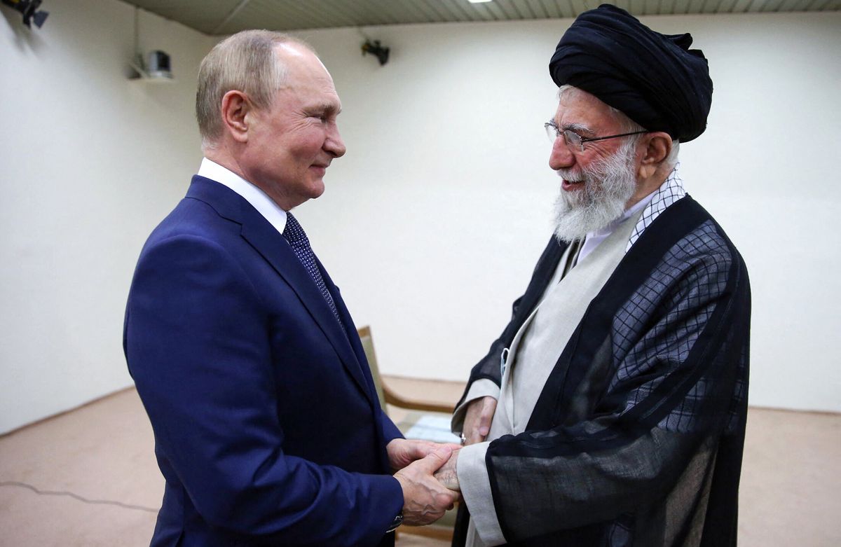 Ayatollah Ali Khamenei and Putin
